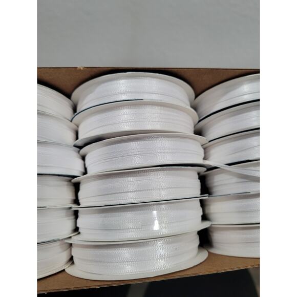 Ruban White Ribbon Assortment Box of 24 3 designs 5mm Small Ribbon NEW - Picture 4 of 9